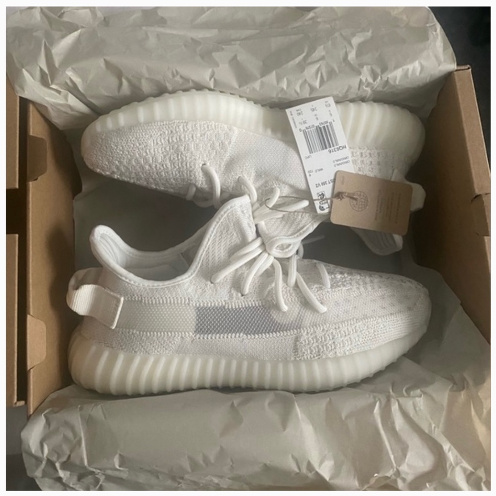 NWT YEEZY BOOST 350 V2